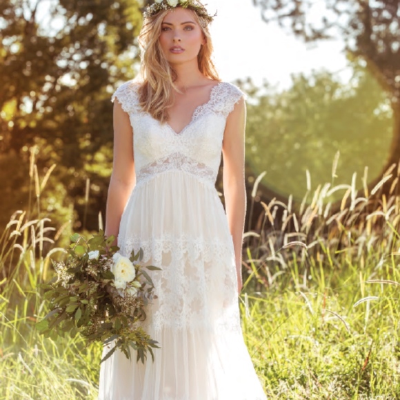 Mia Solano Dresses & Skirts - Lace Wedding Dress ($100 PRICE DROP)